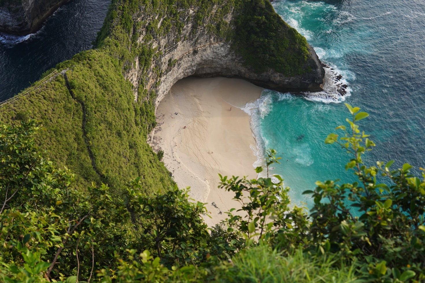 Top 5 Beaches You Can’t Miss on Nusa Penida